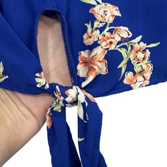 Altar'd State Mackenzie Blue Floral Tied Crop Top w Layered Bell Sleeves - EUC - Picture 4 of 7